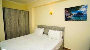 Studio, 1 Bedroom, Accessible, Smoking | 1 bedroom