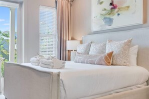 3 bedrooms, iron/ironing board, free WiFi, bed sheets - New Condo Steps to the Beach- Heated Pool (Santa Rosa Beach)
