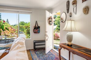 2 soverom, strykejern/-brett, internettilgang og sengetøy