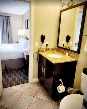 1 soverom, strykejern/-brett, wi-fi og sengetøy