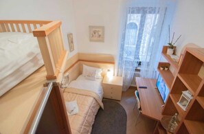 3 bedrooms, WiFi, bed sheets