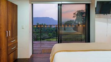 Bangalô luxo, vista para a montanha | Roupas de cama premium, edredons de pluma, frigobar, cofres nos quartos