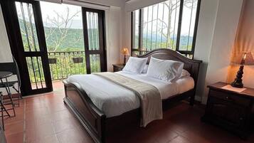 Chambre Double Classique, balcon, vue montagne | Coffres-forts dans les chambres, Wi-Fi gratuit