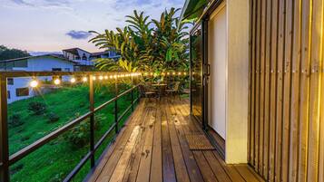 Deluxe-Bungalow, Bergblick | Wohnbereich