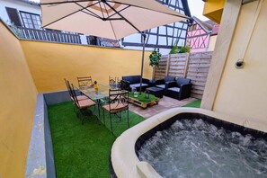 Outdoor dining - Between vineyards and mountains, Alsatian house with spa, 5min Eguisheim and Colmar (Obermorschwihr)