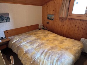 2 chambres, fer et planche à repasser, draps fournis