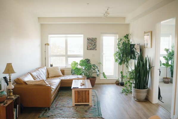 Living area - Bright 2-Bedroom Condo in Railyards, Vic West—Steps from Goose Trail & Downtown (Victoria)