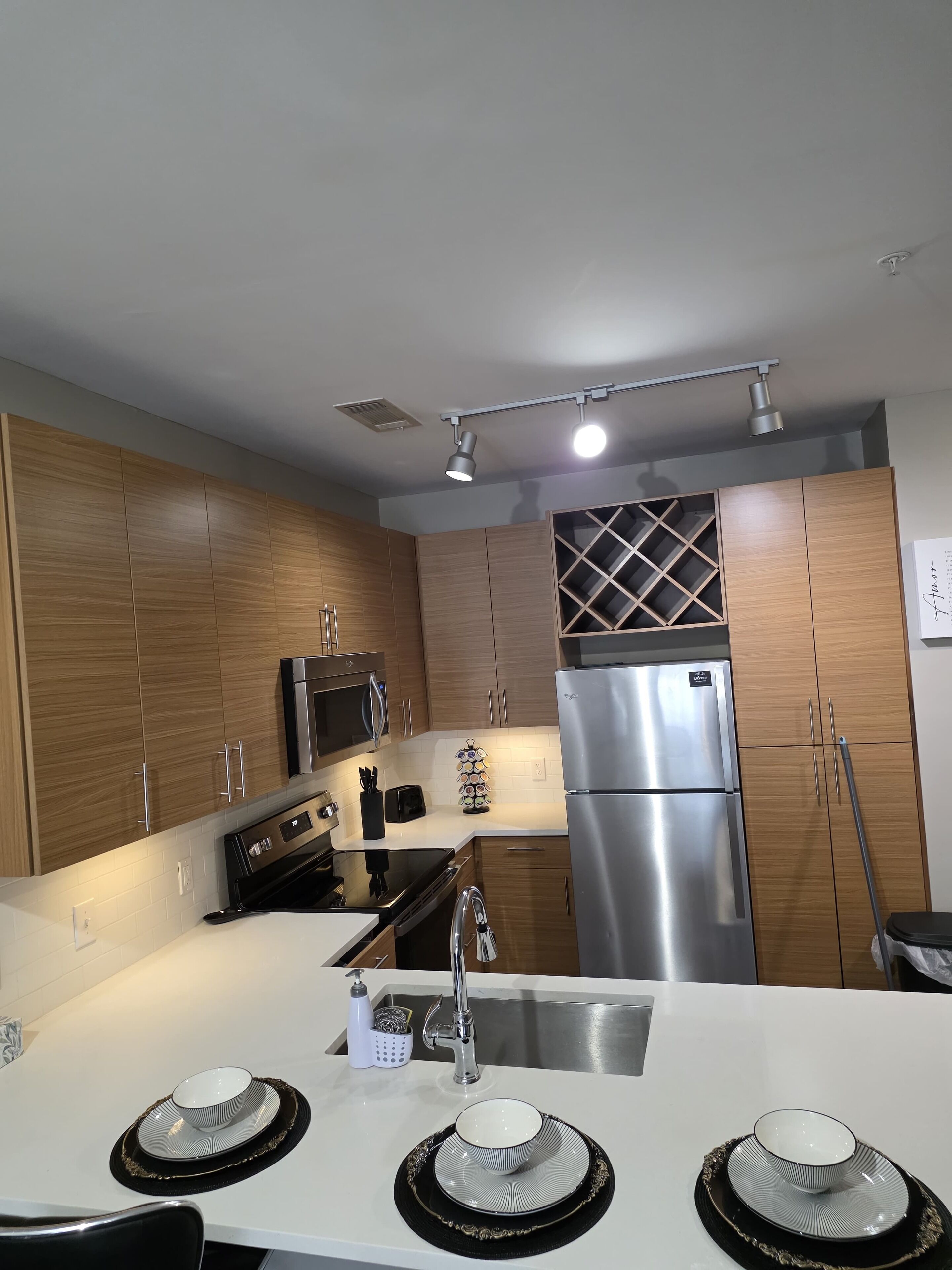 ميكروويف، فرن، موقد طهي مسطح، غسالة أطباق