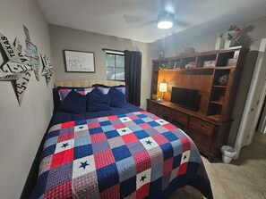 Cuna de viaje, wifi gratis, ropa de cama y acceso para silla de ruedas