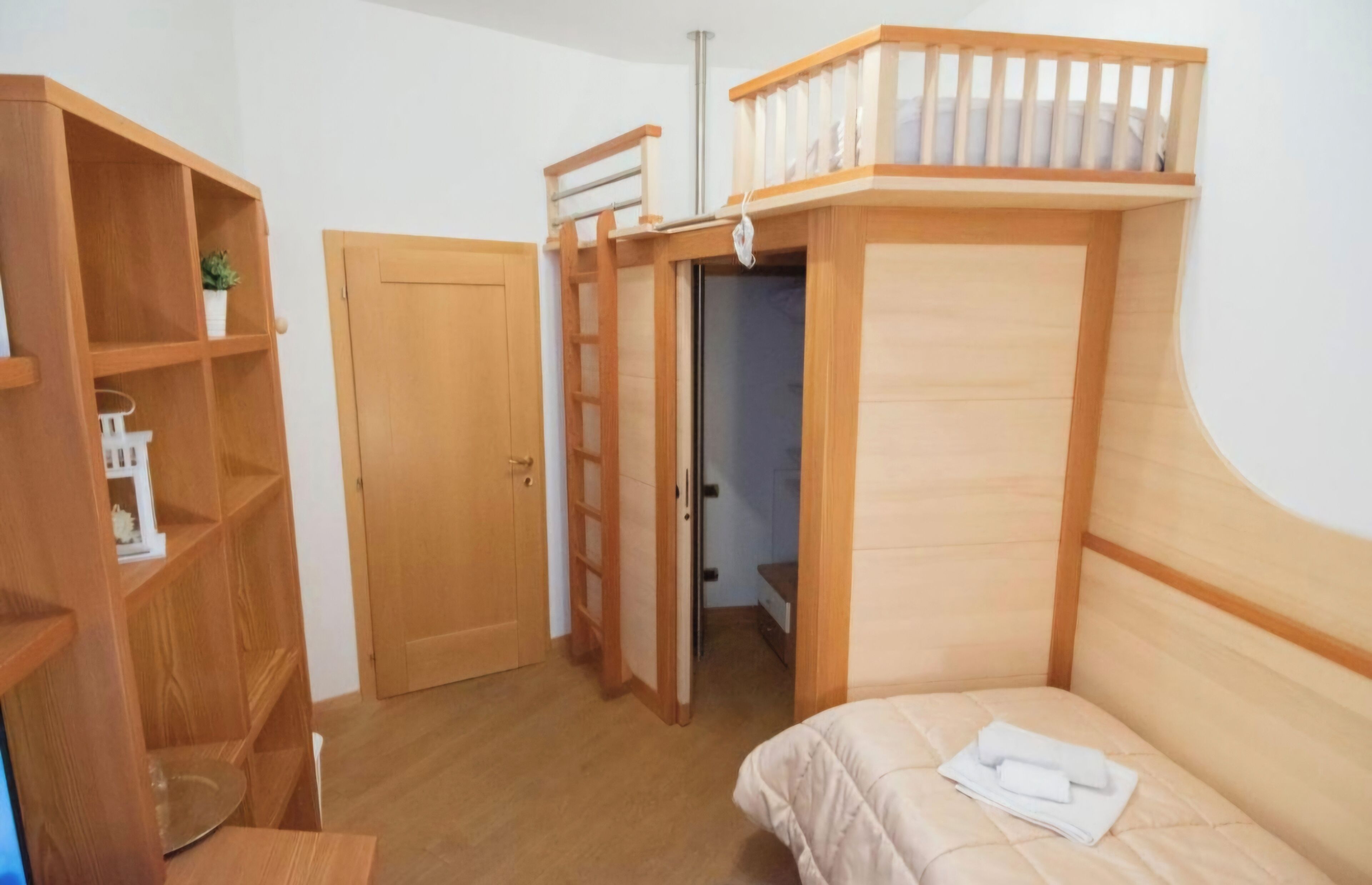 1 camera, Wi-Fi, lenzuola