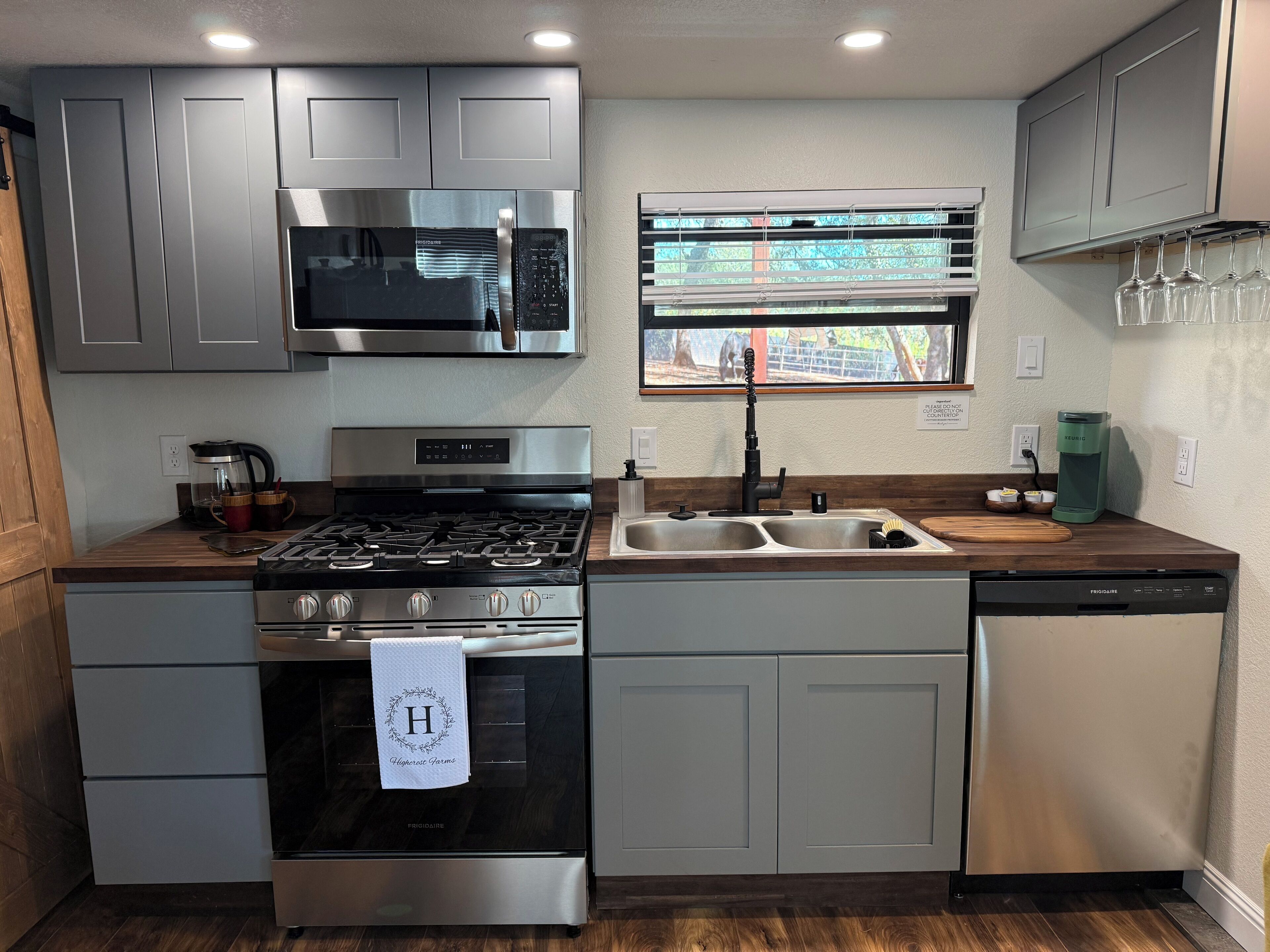 Microwave, oven, stovetop, dishwasher