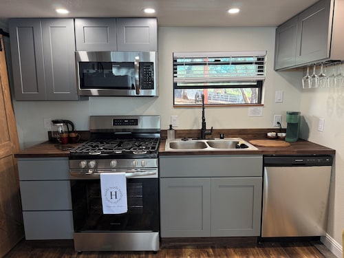 Highcrest Farms Bed & Breakfast Carriage House Cottage Stays Cameron Park, Ca