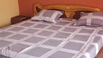 Chambre Double Deluxe, vue jardin | Espace de travail pour ordinateur portable