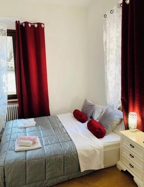 WiFi, bed sheets