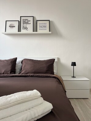 1 bedroom, iron/ironing board, free WiFi, bed sheets - Modern apartment: strategic position for Duomo, Linate and Station in 20 minutes (Milano)