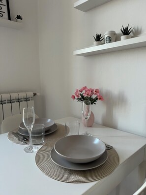Dining - Modern apartment: strategic position for Duomo, Linate and Station in 20 minutes (Milano)