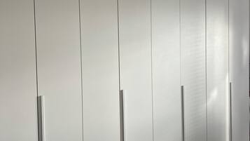 Bügeleisen/Bügelbrett, kostenloses WLAN, Bettwäsche