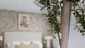 3 bedrooms, in-room safe, iron/ironing board, WiFi