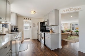 Mikrobølgeovn, ovn, kogeplade, opvaskemaskine