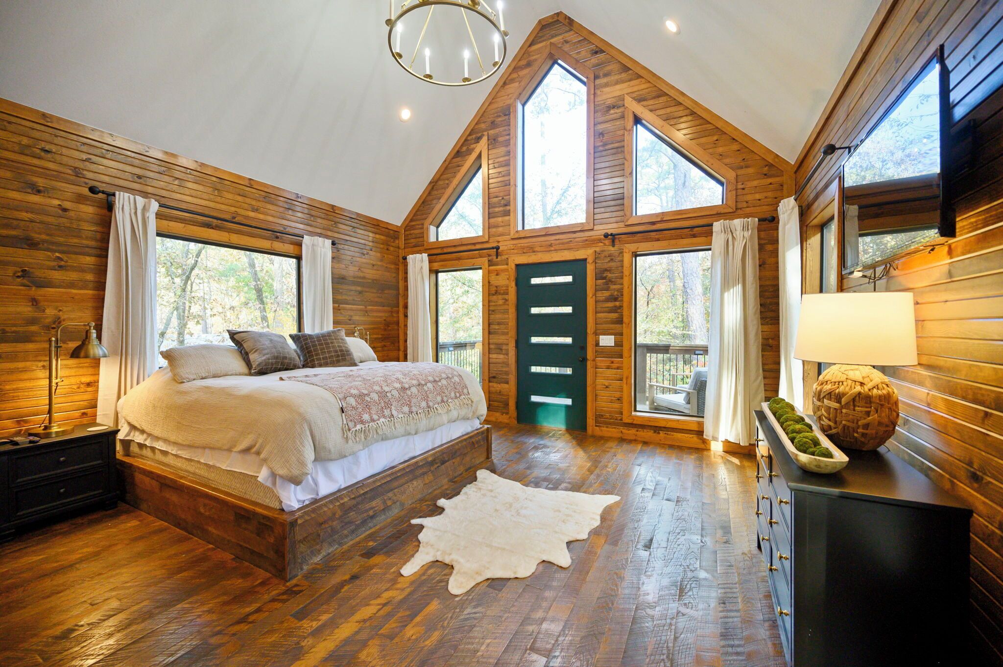 2 habitaciones, tabla de planchar con plancha, internet y ropa de cama 