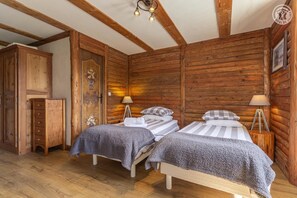 5 bedrooms, iron/ironing board, free WiFi, bed sheets