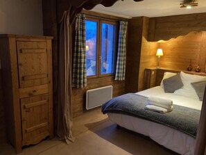 Bügeleisen/Bügelbrett, kostenloses WLAN, Bettwäsche