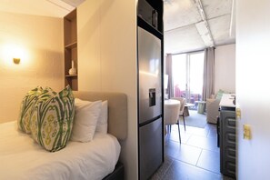 1 habitación, tabla de planchar con plancha, wifi y ropa de cama 