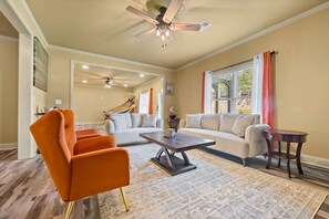 Smart TV, computer monitors