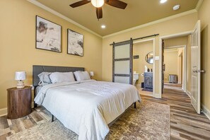 2 bedrooms, desk, free WiFi, bed sheets