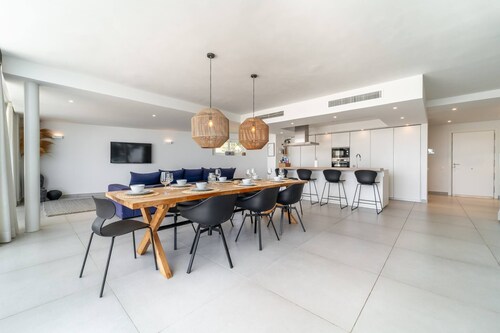 Stunning 4-bedroom Villa in Benalmádena With Private Pool