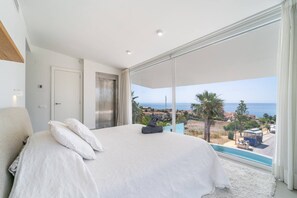 Ferienhaus, 4 Schlafzimmer, Raucher, eigener Pool | Balkon