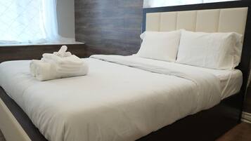 3 slaapkamers, een strijkplank/strijkijzer, gratis wifi, beddengoed