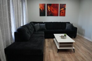 Een smart-tv en een open haard