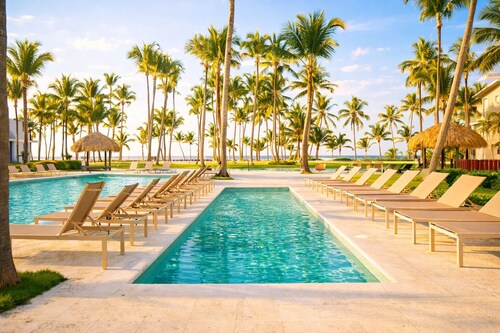 Oceanfront 3BR with Jacuzzi • Palmera Beach