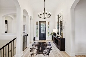 المنشأة من الداخل