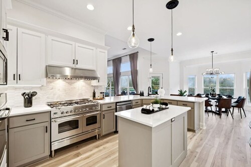 A Resort-Style Luxury Getaway With Pickleball Ct