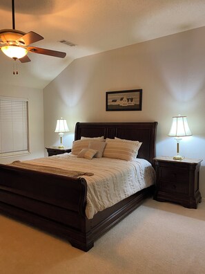 4 bedrooms, iron/ironing board, free WiFi, bed sheets - Charming 4-bed/3 bath house in Rockwall. Every stay is 5-Stars. Big bedrooms. (Rockwall)