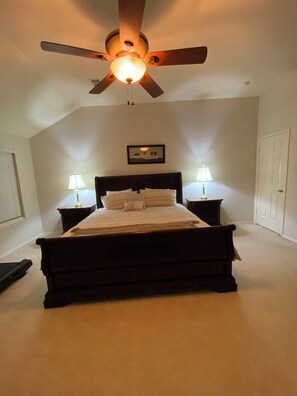4 bedrooms, iron/ironing board, free WiFi, bed sheets