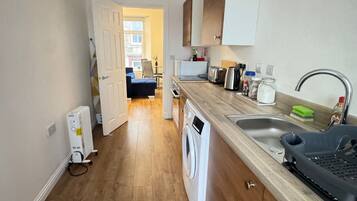 Apartment, 1 Bedroom, City View | Interior