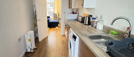 Apartment, 1 Bedroom, City View | Interior