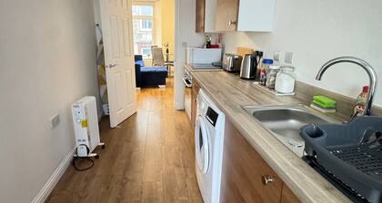 Apartment 2- 216 High Street