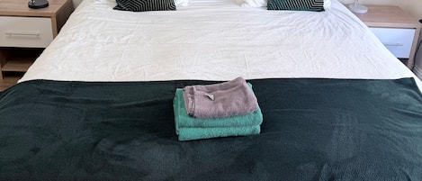 1 bedroom, soundproofing
