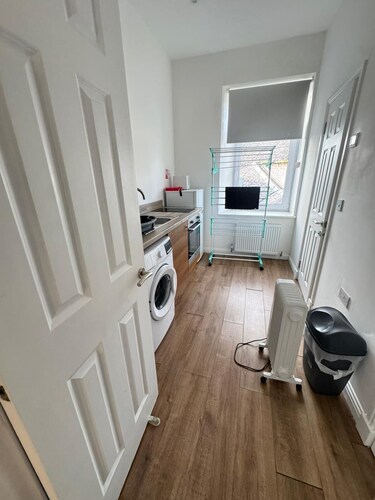 Apartment 2- 216 High Street