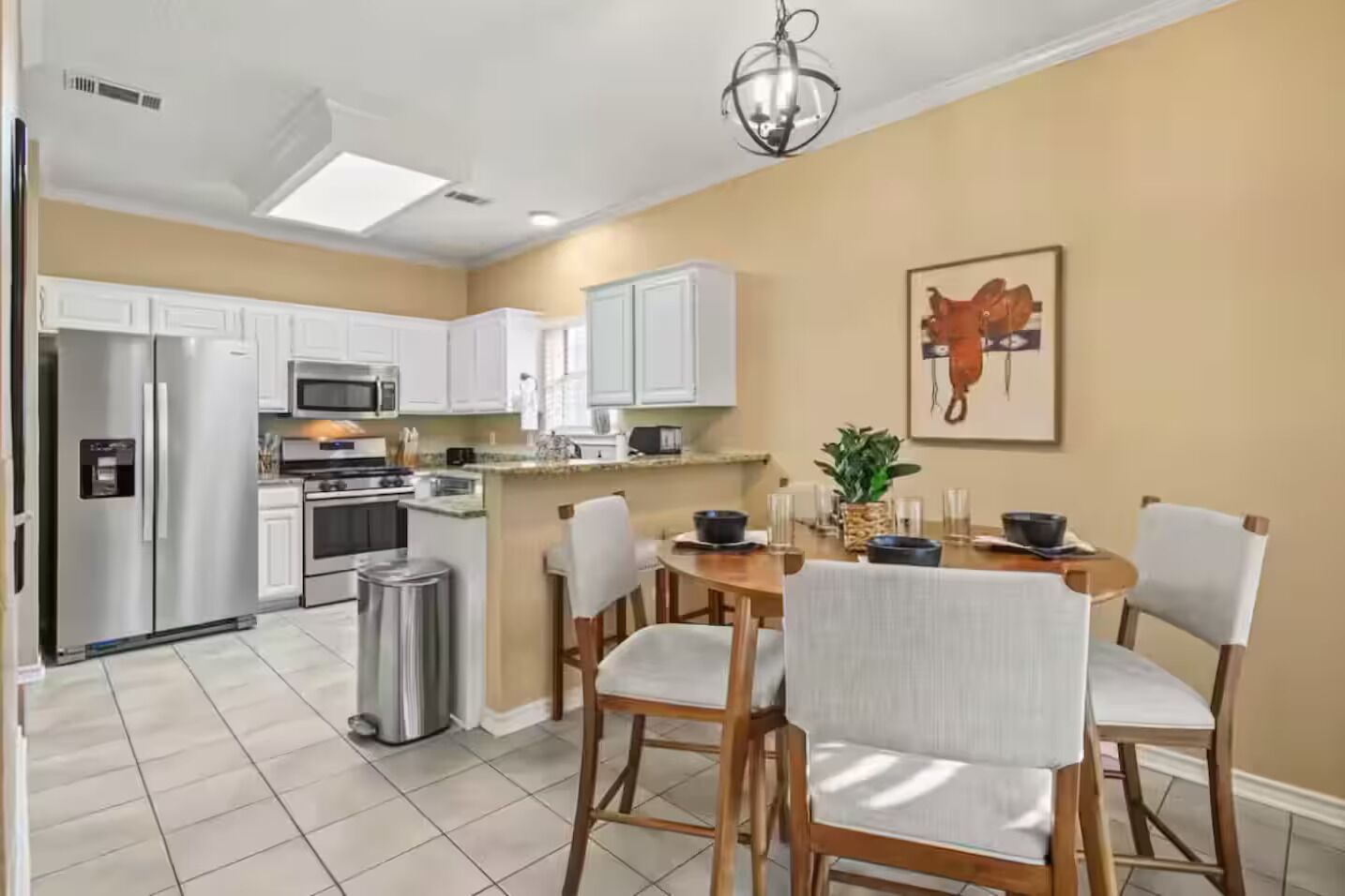 Microondas, horno, parrilla de estufa y lavavajillas 