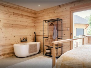 6 bedrooms, WiFi, bed sheets - Chalet Sheehy - Modern property with spa and terraces - OVO Network (La Toussuire)