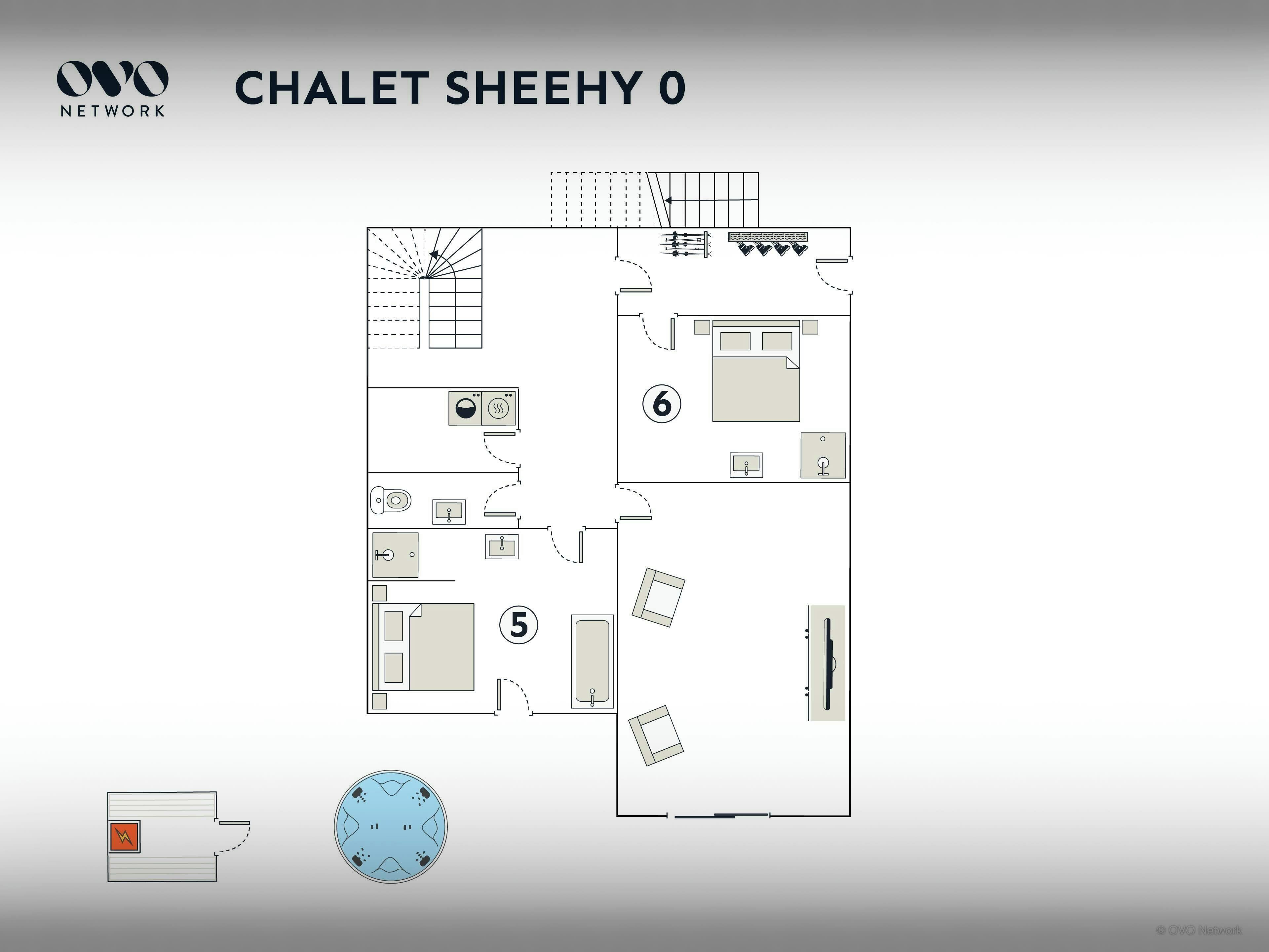 Grundrids af et hotelværelse med navnet 'CHALET SHEEHY 0', der inkluderer et badeværelse, et soveværelse, en opholdsstue og et tekøkken.