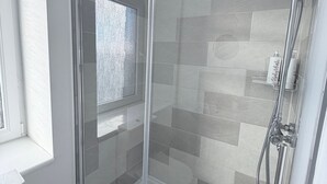 Apartment, 1 Bedroom, City View | Bathroom