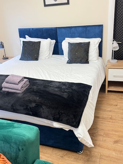 Room-apartment 4- 216 High Street