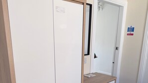 Apartment, 1 Bedroom, City View | Interior