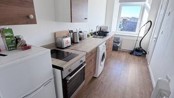 Apartment, 1 Bedroom, City View | Interior